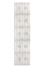 Load image into Gallery viewer, Plush Moroccan Ornate Rug