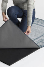 Load image into Gallery viewer, Vintage Daisy Bordered Blue Rug