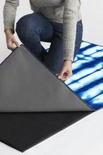 Load image into Gallery viewer, Shibori Ni Indigo Rug
