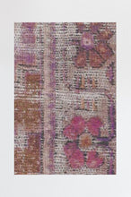 Load image into Gallery viewer, Vintage Daisy Bordered Fuchsia Rug
