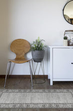 Load image into Gallery viewer, Vintage Daisy Bordered Grey Rug
