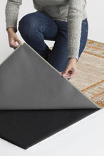 Load image into Gallery viewer, Vintage Daisy Bordered Tangerine Rug

